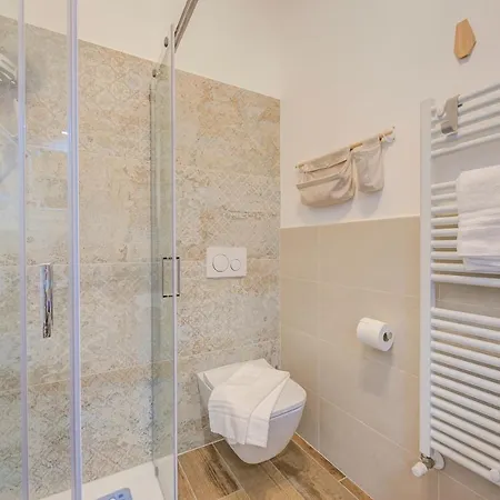 Apartamento La Casa Accanto With Shared Pool - Happy