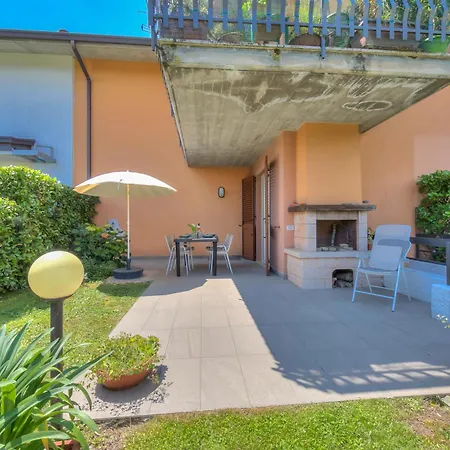 Lägenhet La Casa Accanto With Shared Pool - Happy