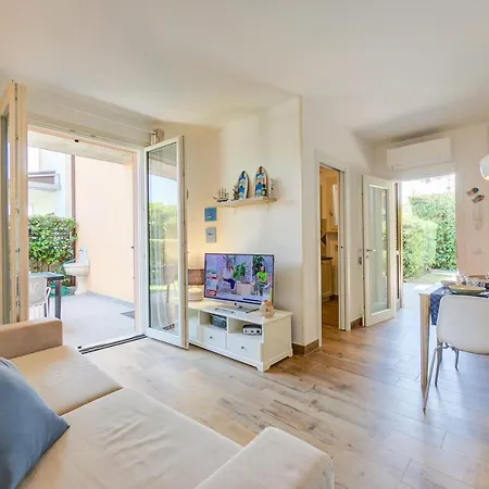 아파트 La Casa Accanto With Shared Pool - Happy