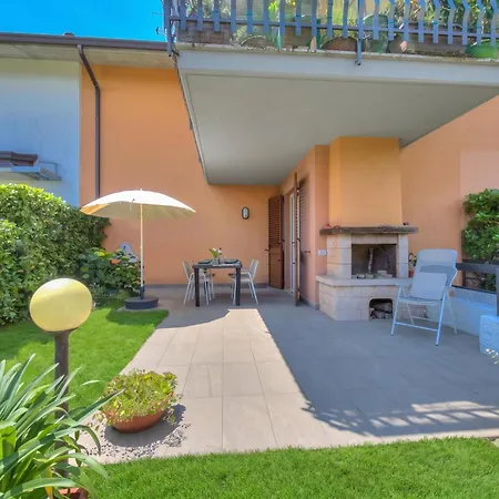 La Casa Accanto With Shared Pool - Happy Appartement *